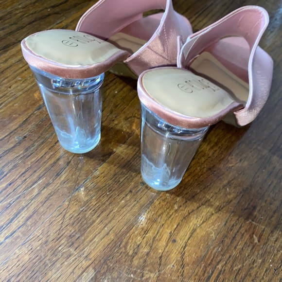 Pink Heels - Picture 2 of 5